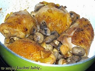 Podudzia kurczaka z pieczarkami