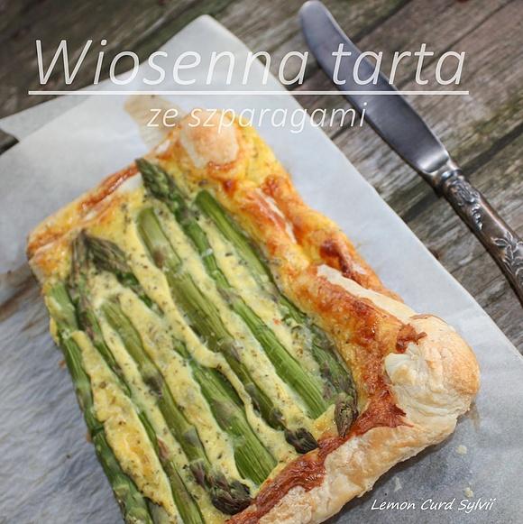 Wiosenna tarta z zielonymi szparagami