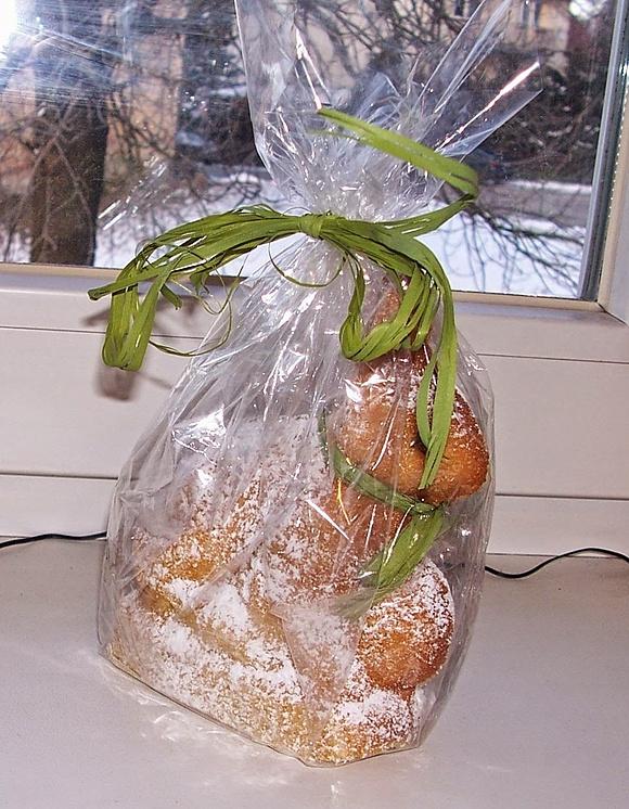 Baranek i zajączek na Wielkanoc z ciasta drożdżowego