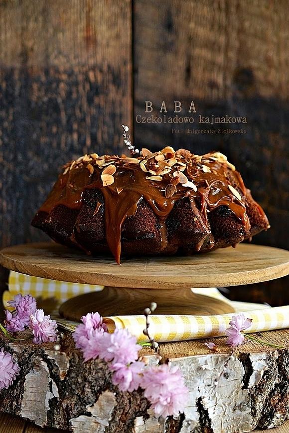 Baba czekoladowo-kajmakowa
