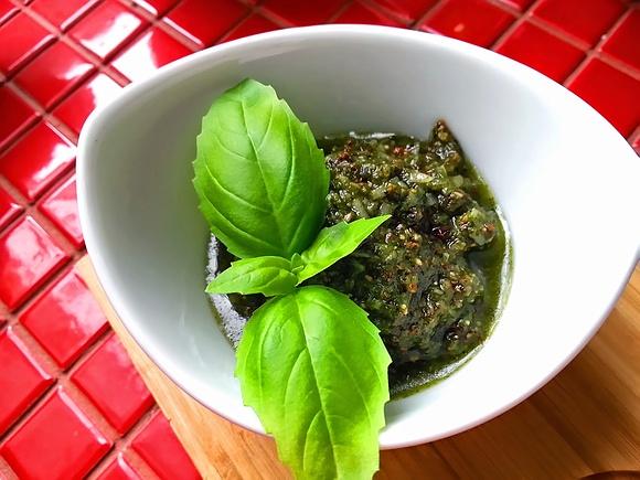 Nieco inne pesto z bazylii