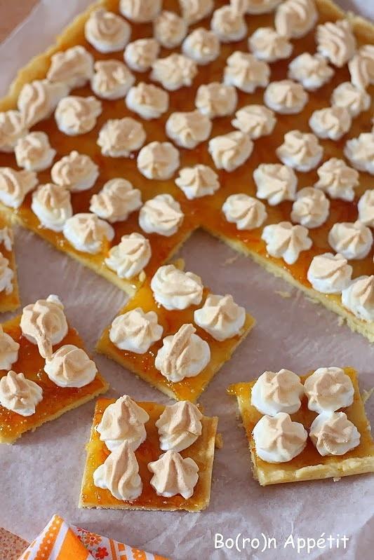 Mazurek pomarańczowy z bezą