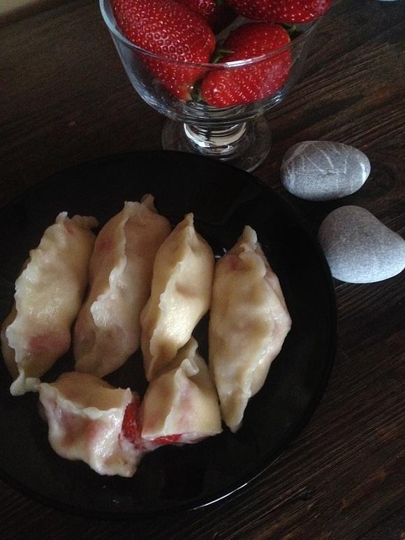 Pierogi z truskawkami i serem