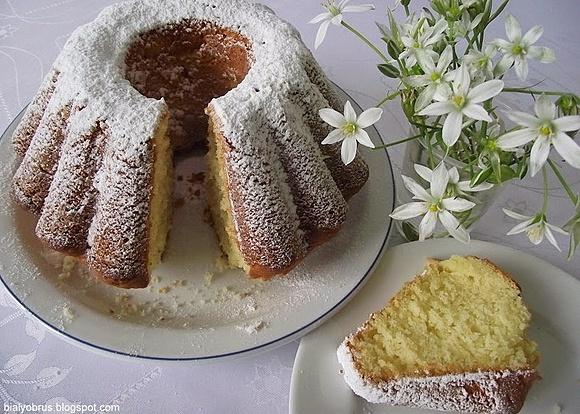 Brytyjska babka piaskowa z ricottą