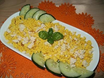 Wegańska jajecznica na bazie tofu i oleju kokosowego
