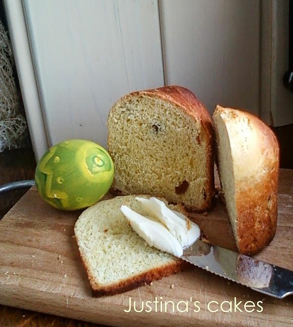 Panettone - tradycyjne ciasto drożdżowe z bakaliami