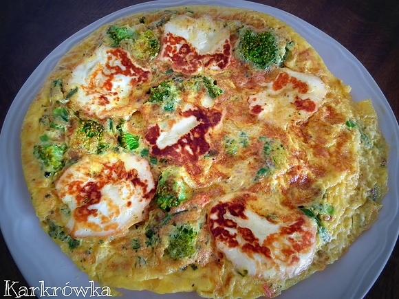 Frittata z oscypkiem i brokułami