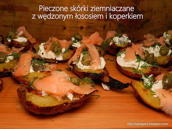 Pieczone skórki ziemniaczane z wędzonym łososiem i koperkiem