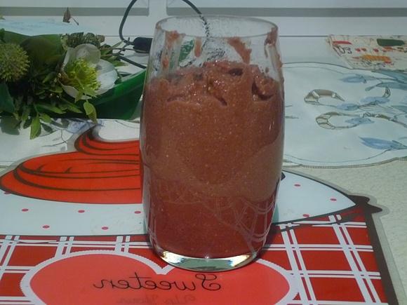 Gorący wielozbożowy krem i puddingowa kolacja na śniadanie