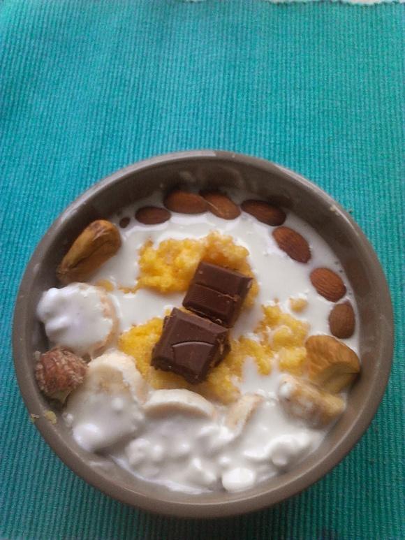 Polenta kokosowo-bananowa z mleczkiem kokosowym