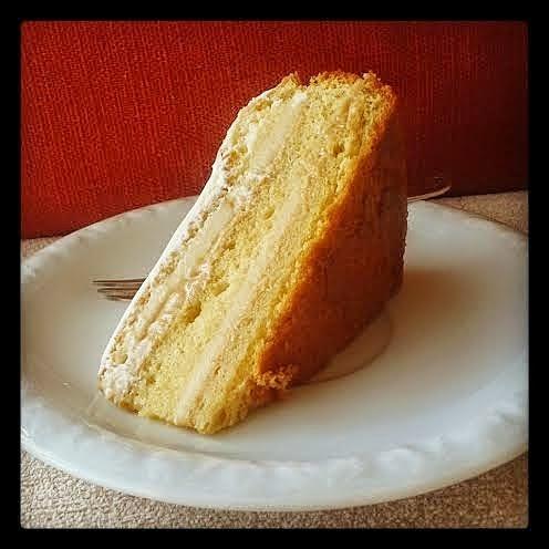 Tres Leches Cake - meksykańskie ciasto mleczne