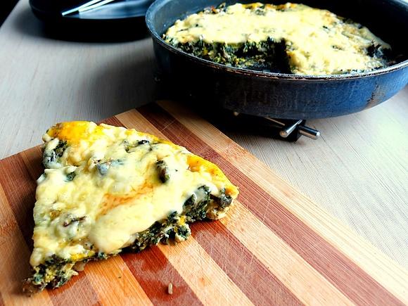 Frittata z botwinką, szpinakiem i serem