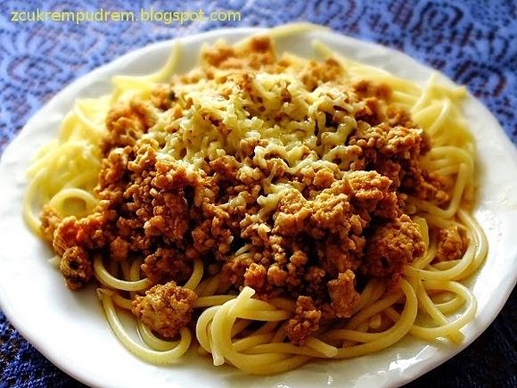 Błyskawiczne bolognese z wieprzowiną i warzywami