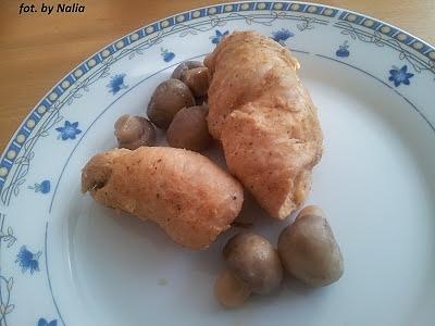 Drobiowe roladki z pieczarkami i serem