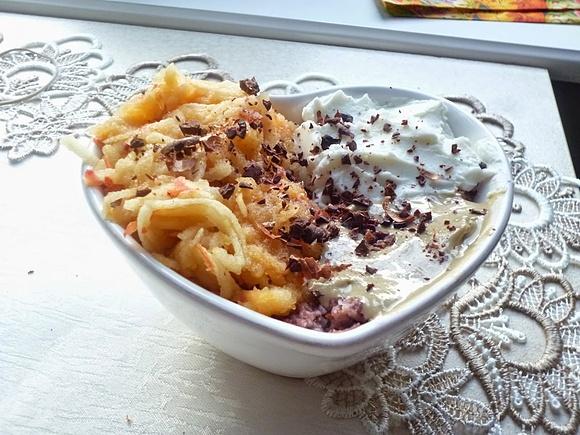 Maliny i migdały do owsianki