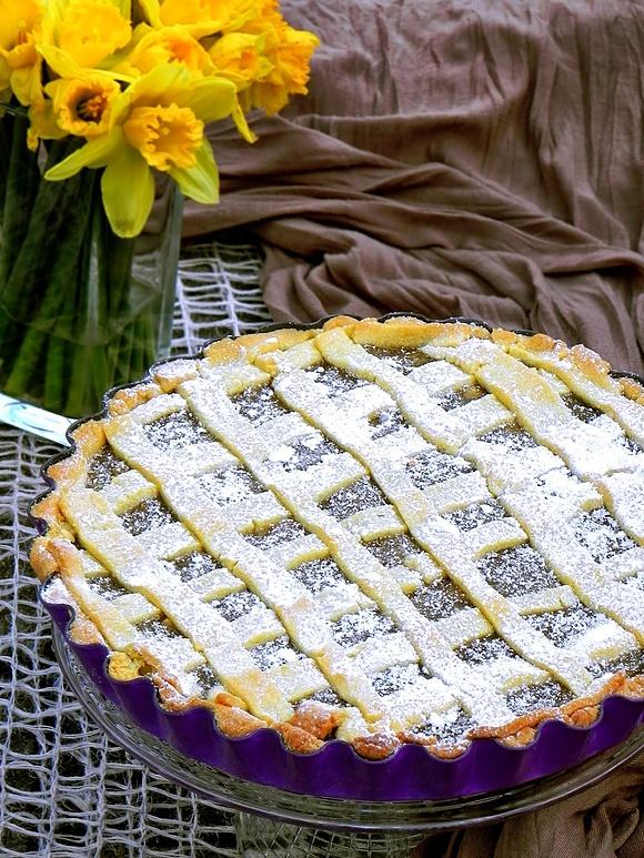 Krucha tarta z rabarbarem i jabłkiem