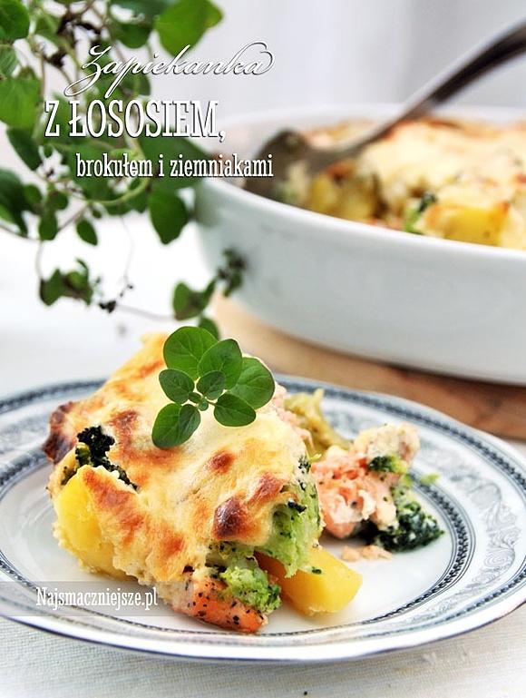 Zapiekanka z łososiem i ziemniakami
