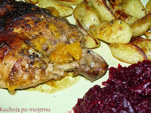 Kaczka na niby z kurczakiem w pomarańczach pieczona