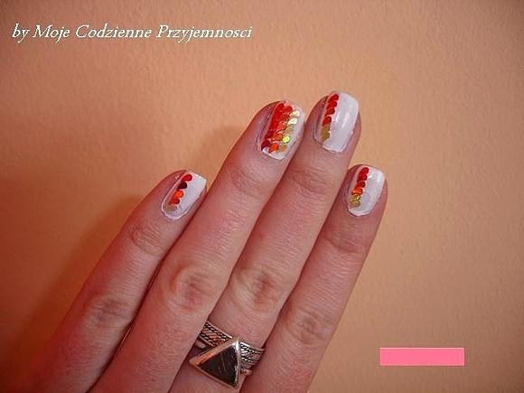 Cieniowane łezki na paznokciach