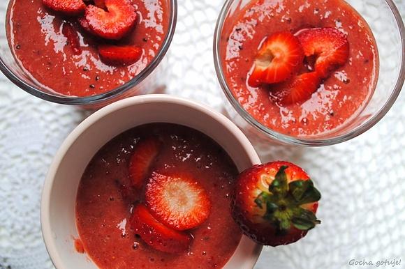 Smoothie z truskawek, kiwi i banana