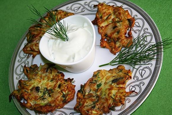 Placuszki z cukinii i pieczarek