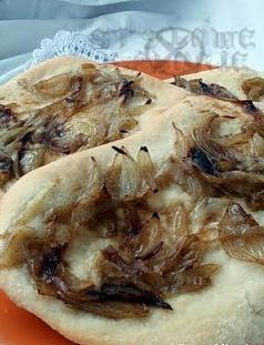 Cebulowe placuszki drożdżowe