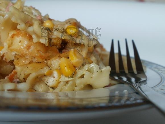 Zapiekanka makaronowa z mięsem i warzywami