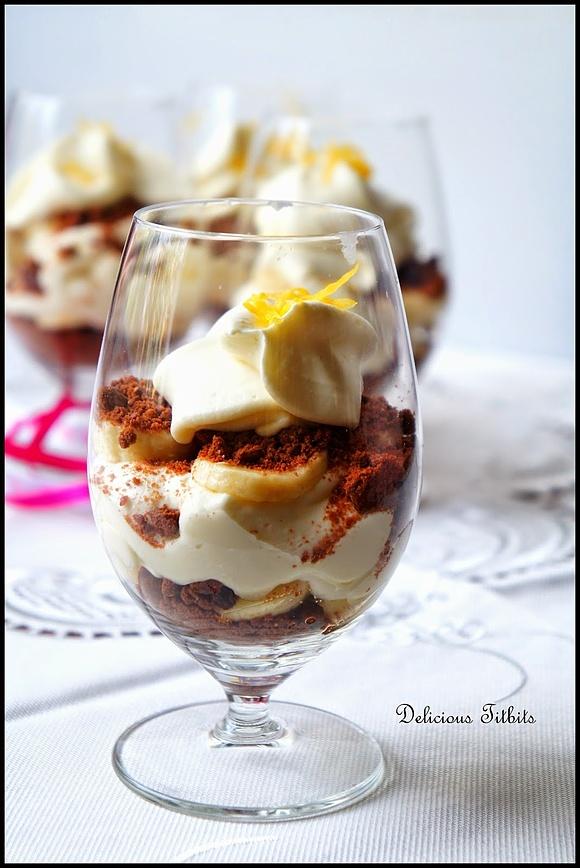 Deser z kremem limonkowym i bananami