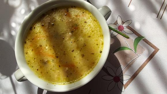 Zupa pieczarkowa z makaronem nitki prosty przepis