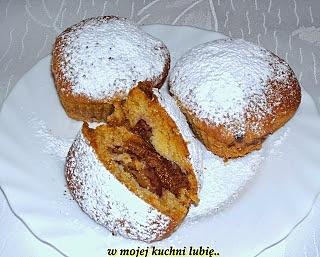 Babeczki z masą krówkową i śliwką