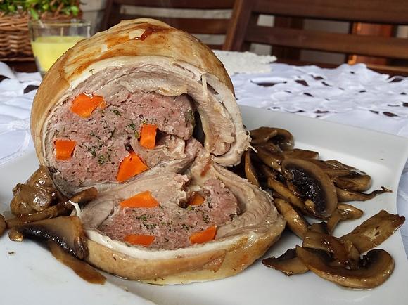 Cielęca pieczeń z indykiem i marchewką