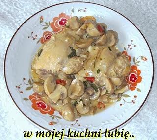 Podudzia z kurczaka z pieczarkami i papryką marynowaną
