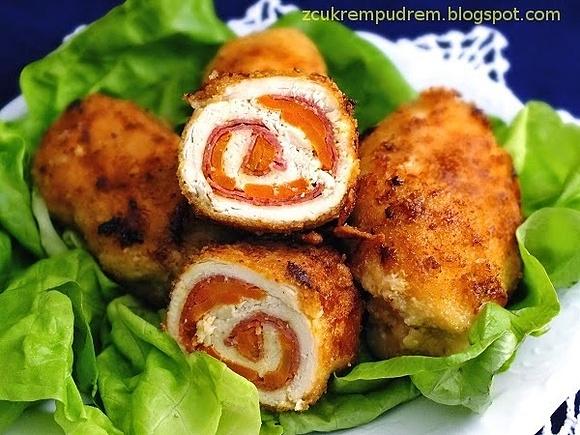Roladki drobiowe z salami i marchewką