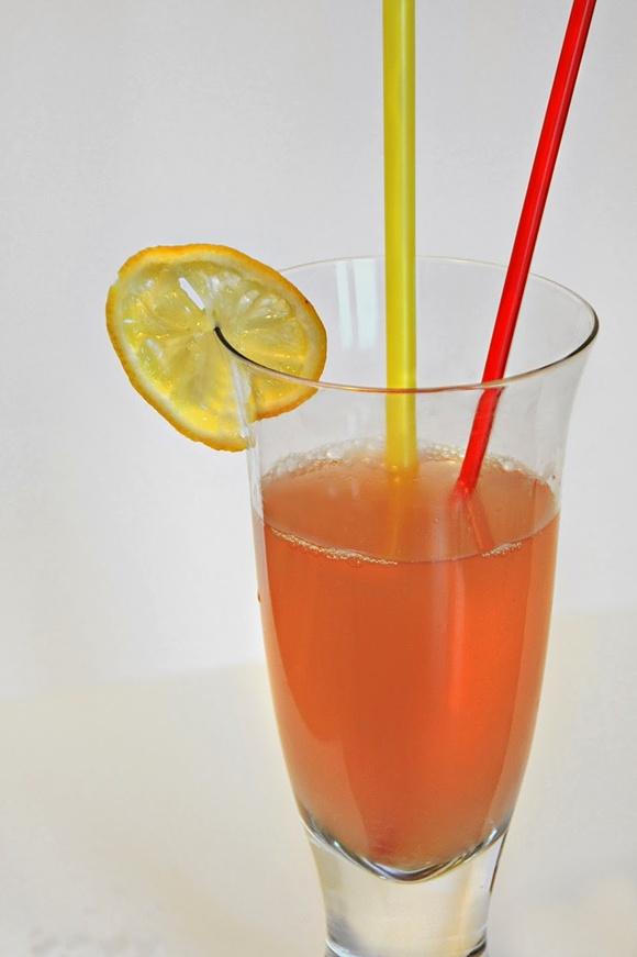 Kompot rabarbarowy