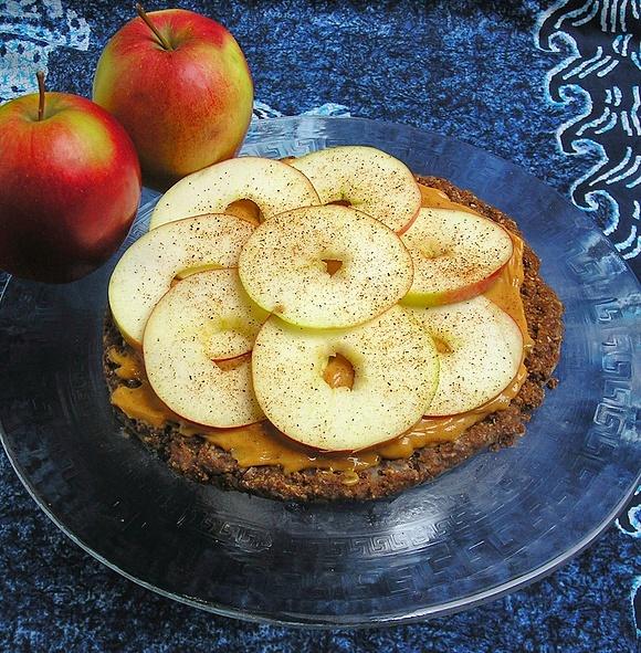 Appleffee Pie – słodki deser z jabłkami i toffee bez pieczenia