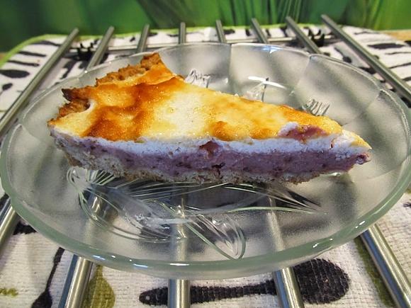 Dietetyczna tarta z pianą i owocami
