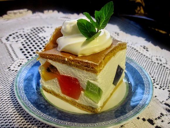 Kryształowy serniczek w ptysiu