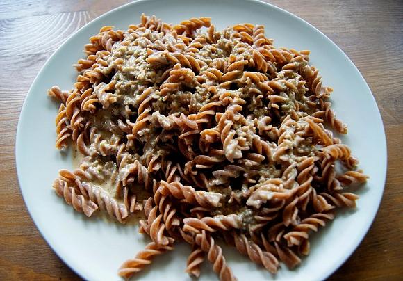 Pesto na szybko z bazylii i słonecznika