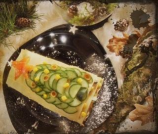 Sałatka z tuńczykiem na płatach makaronu lasagne