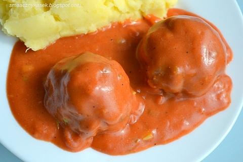 Pulpeciki wołowe w sosie pomidorowym