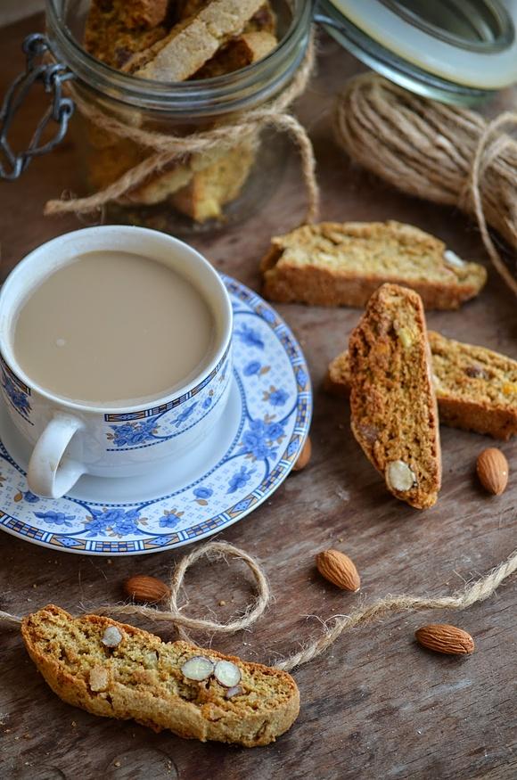 Migdałowo-pomarańczowe cantuccini