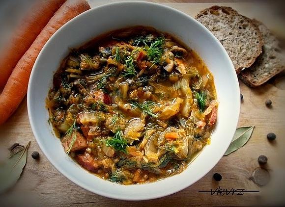 Wiosenny bigos z młodej kapusty pekińskiej