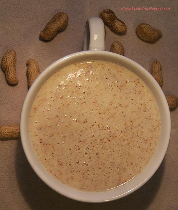 Orzechowo-bananowy koktajl na mleku kozim