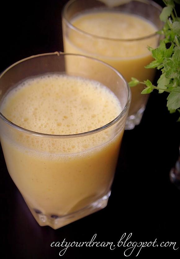 Mango lassi napój jogurtowy z mango i kardamonem