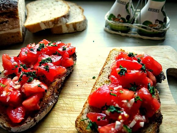 Bruchetta z pomidorami