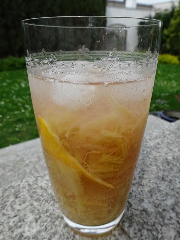 Kompot z rabarbaru