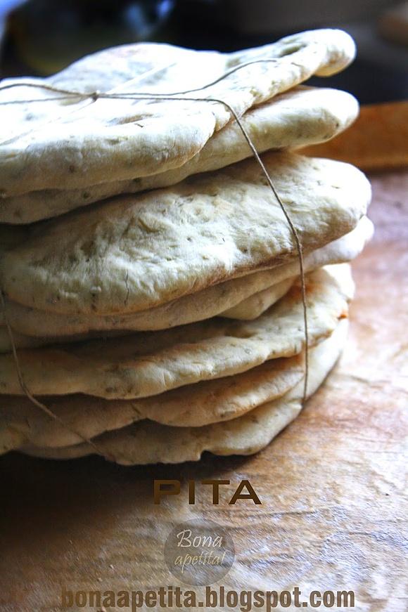 Chlebek pita z ziołami na grill i do piekarnika
