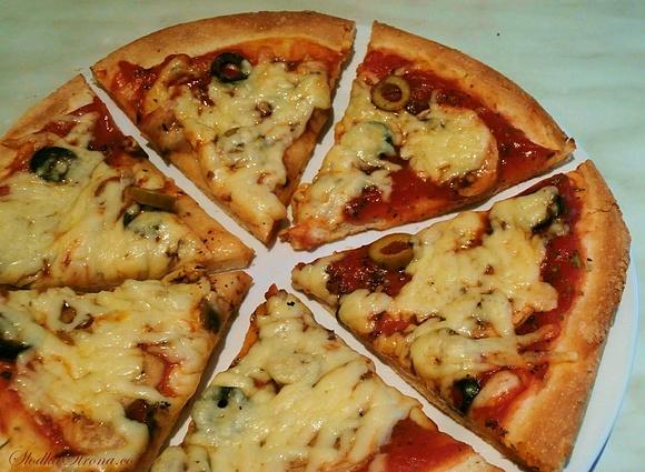 Ciasto na pizzę z kaszą manną
