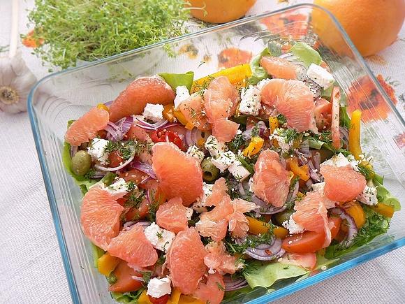 Sałatka z grejpfrutem