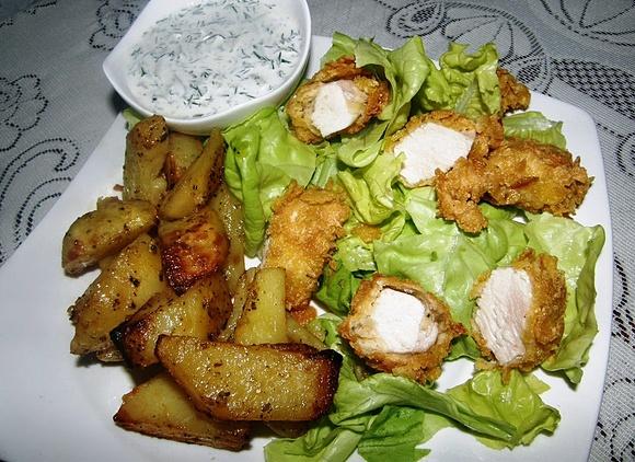 Kurczak panierowany na sałacie
